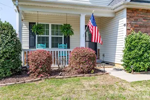 19449 Smith Cir, Cornelius, NC 28031 - Photo 2