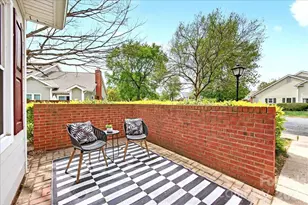 9227 N Vicksburg Park Ct, Charlotte, NC 28210 - Photo 10