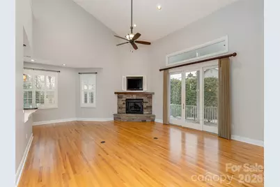 132 Towne Place Drive, Hendersonville, NC 28792 - Photo 6