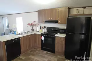 3182 Pea Ridge Rd, Mill Spring, NC 28756 - Photo 4