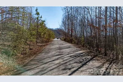 000 Eagles Nest Drive #8, Marion, NC 28752 - Photo 6