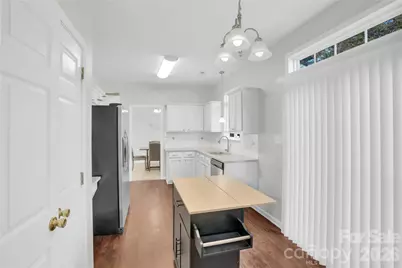 5815 Waverly Lynn Lane, Charlotte, NC 28269 - Photo 16