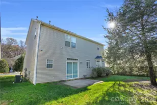 5815 Waverly Lynn Ln, Charlotte, NC 28269 - Photo 10