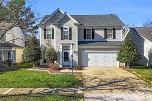 5815 Waverly Lynn Ln, Charlotte, NC 28269 - Photo 2