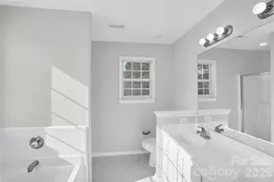 5815 Waverly Lynn Ln, Charlotte, NC 28269 - Photo 22