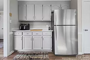 2404 Wildburne Ct, Charlotte, NC 28262 - Photo 16