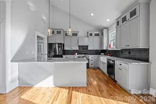 413 S Laurel St, Lincolnton, NC 28092 - Photo 12