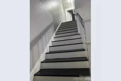 328 3rd Avenue SE, Hickory, NC 28602 - Photo 6