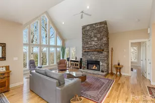 402 Claremont Dr, Flat Rock, NC 28731 - Photo 8