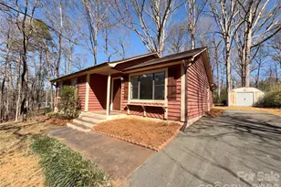 8524 Clear Meadow Ln, Charlotte, NC 28227 - Photo 6