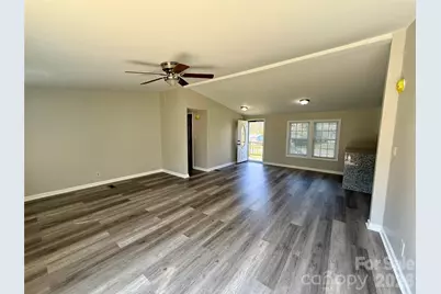 5670 Quailwood Drive, Hickory, NC 28601 - Photo 10