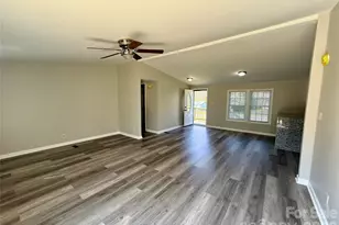 5670 Quailwood Dr, Hickory, NC 28601 - Photo 10