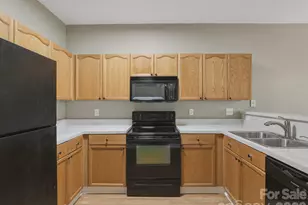 418 Doughton Ln, Charlotte, NC 28217 - Photo 6