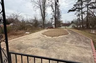 227 32nd St Pl SW, Hickory, NC 28602 - Photo 14