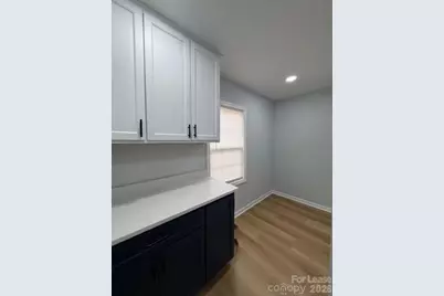 227 32nd Street Place SW, Hickory, NC 28602 - Photo 4