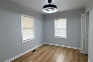 227 32nd St Pl SW, Hickory, NC 28602 - Photo 2