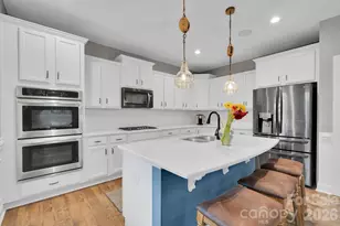 663 Highland Ridge Point, Lake Wylie, SC 29710 - Photo 10