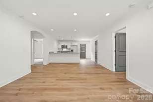 5109 Hanging Rock Ct, Hickory, NC 28601 - Photo 4