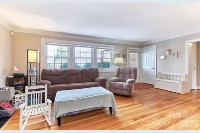 915 Onslow Drive, Greensboro, NC 27408 - Photo 6