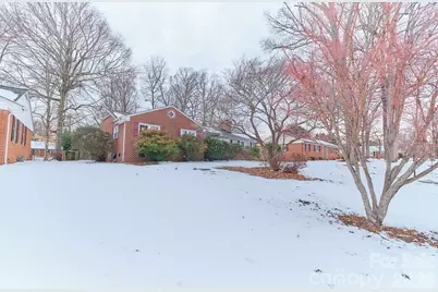 915 Onslow Drive, Greensboro, NC 27408 - Photo 2