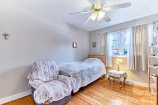 915 Onslow Dr, Greensboro, NC 27408 - Photo 16