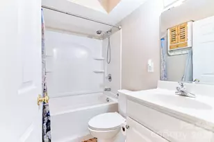 915 Onslow Dr, Greensboro, NC 27408 - Photo 18