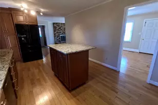 318 McCall Dr, Bessemer City, NC 28016 - Photo 10