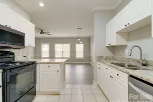 9233 Meadow Vista Rd, Charlotte, NC 28213 - Photo 12