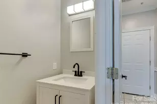 9233 Meadow Vista Rd, Charlotte, NC 28213 - Photo 10