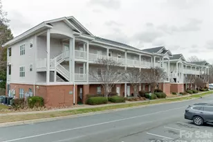 9233 Meadow Vista Rd, Charlotte, NC 28213 - Photo 2