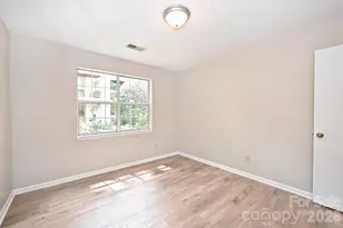 1031 Churchill Downs Ct, Charlotte, NC 28211 - Photo 16