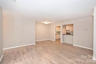 1031 Churchill Downs Ct, Charlotte, NC 28211 - Photo 6