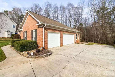 7695 Sedgebrook Drive E, Lowesville, NC 28164 - Photo 2