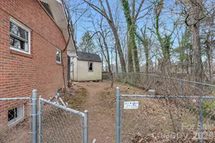 17 Swindale St, Asheville, NC 28801 - Photo 32