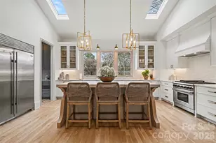 1300 Hazelhurst Ave, Charlotte, NC 28211 - Photo 4