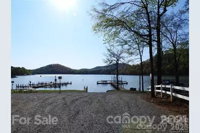630 Pinelake Drive, Troy, NC 27371 - Photo 2