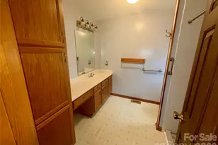 208 Hickory Hills Ln, Lexington, NC 27295 - Photo 12