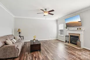 10229 Highland Creek Cir, Fort Mill, SC 29707 - Photo 8
