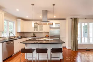 1919 Club Rd, Charlotte, NC 28205 - Photo 10