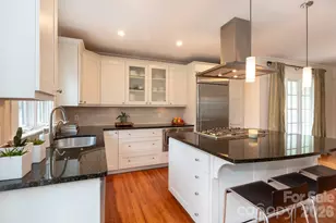 1919 Club Rd, Charlotte, NC 28205 - Photo 12