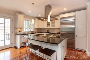 1919 Club Rd, Charlotte, NC 28205 - Photo 8