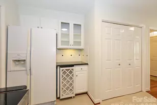 7417 Red Oak Ln, Charlotte, NC 28226 - Photo 10