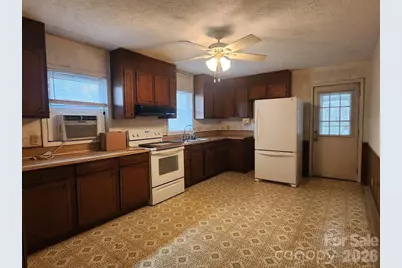 109 Sherwood Drive, Morganton, NC 28655 - Photo 4