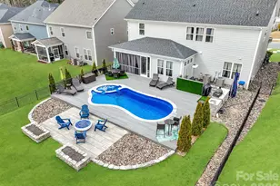 15213 Shallow Ridge Rd, Charlotte, NC 28278 - Photo 2