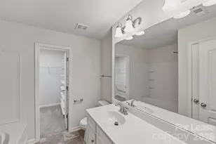 8422 Candlenut Ln, Charlotte, NC 28215 - Photo 20