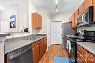 900 Vista Lake Dr, Candler, NC 28715 - Photo 8