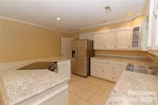 416 W Pine St, Lincolnton, NC 28092 - Photo 14