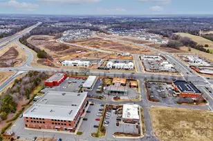 9201 McCorkle Ln, Charlotte, NC 28215 - Photo 46