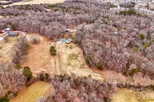 9201 McCorkle Ln, Charlotte, NC 28215 - Photo 20