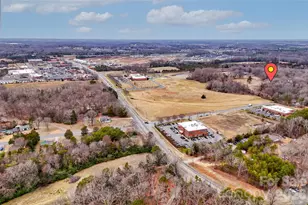 9201 McCorkle Ln, Charlotte, NC 28215 - Photo 40